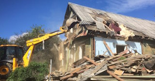 Промышленный демонтаж пристроек к дому в Касимове | Цены от 570 руб. за м2